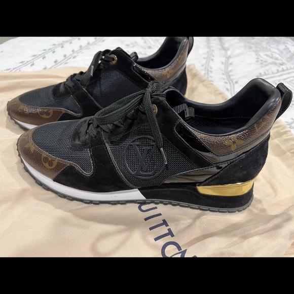 Louis Vuitton Runway Sneaker. - Picture 6 of 12